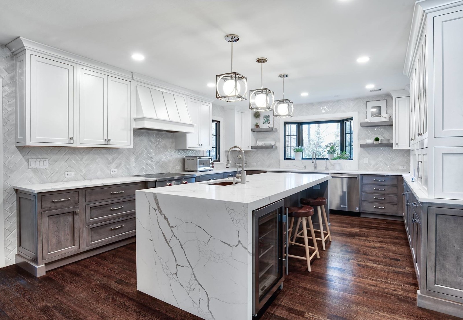 Kitchen Bay Window Over the Sink: 13 Inspirations for a Kitchen Remodel ...