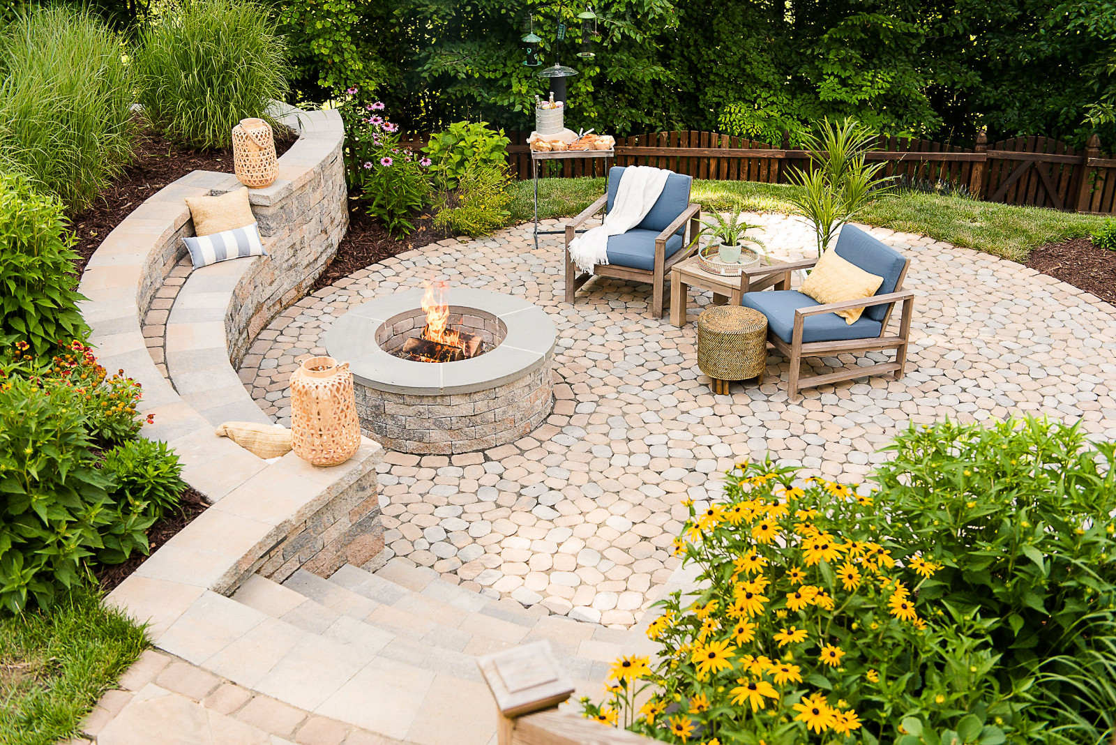 Inspiring Retaining Wall Fire Pit Ideas, How To Build A Fire Pit Seating Wall