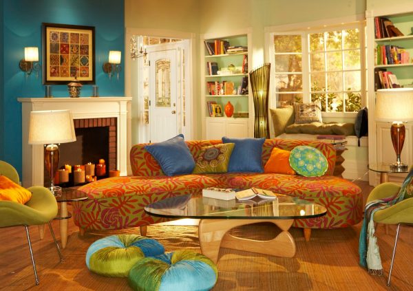 use valspar's night scape teal accent wall for a hip living room with stylish and unique accessories